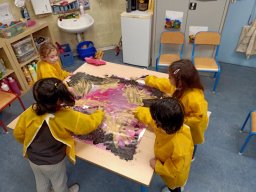 Les hiboux peignent collectivement